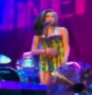 Amy Winehouse részegen lépett a színpadra - kifütyülték, lemondta a 2011-es turnéját