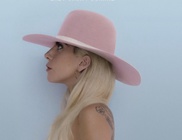 Lady Gaga új klippel állt elő